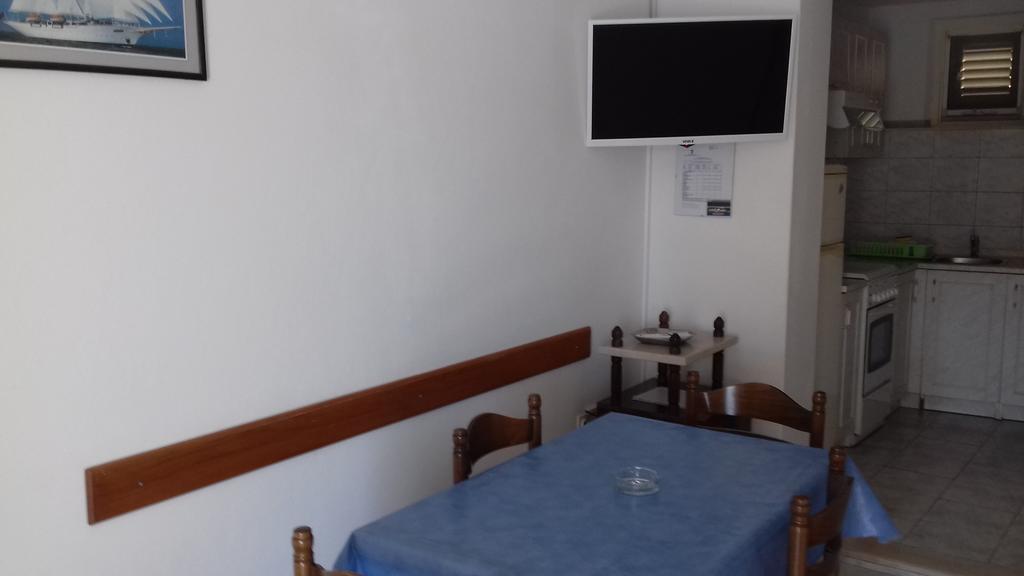 Apartments Gugic Prigradica Ngoại thất bức ảnh